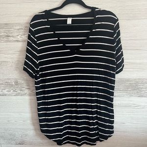 Old Navy Luxe Black & White Striped Short Sleeve V-Neck Tee Size Large